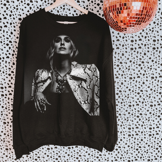 Lainey Wilson Completed Tee