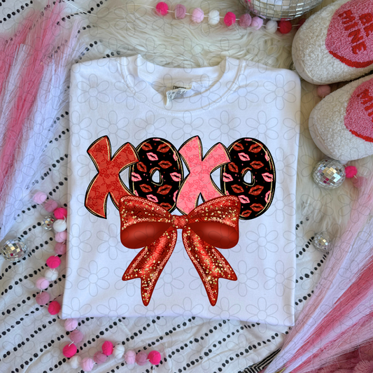 XOXO Kisses Sparkly Bow Completed Tee